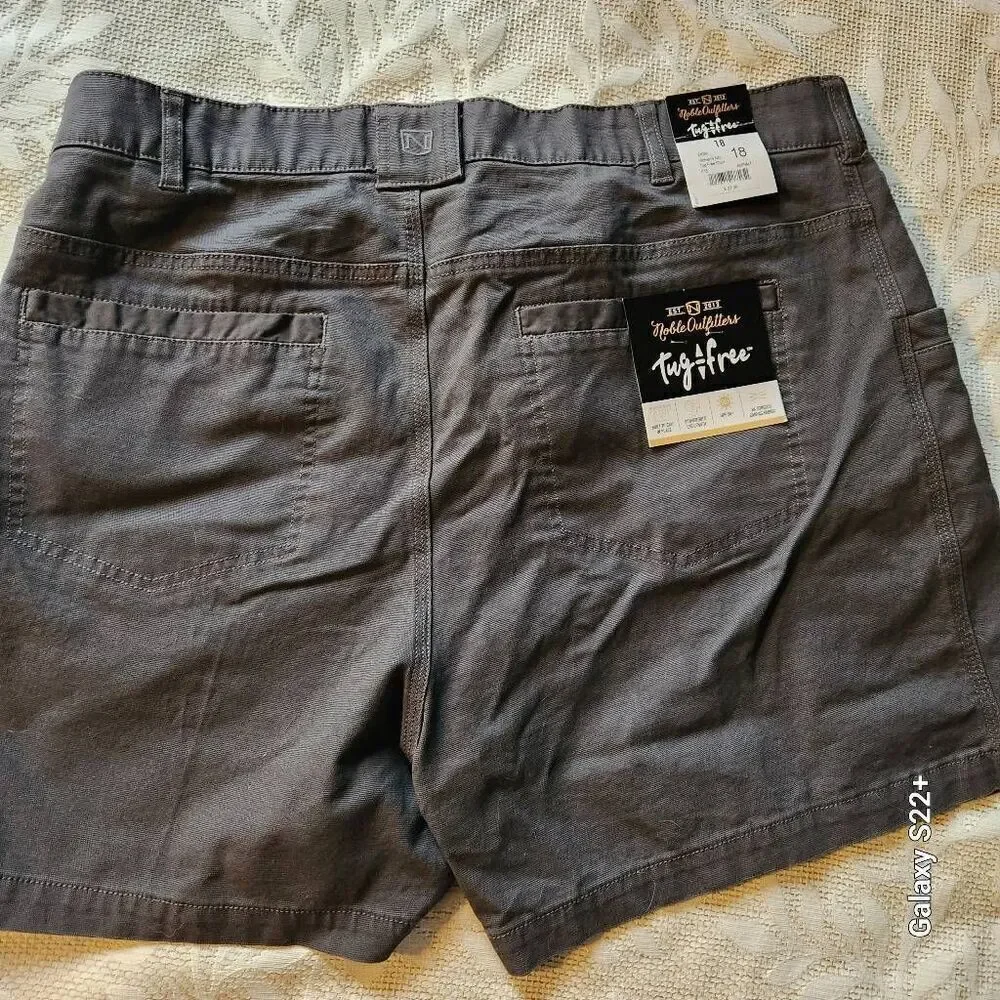 P28  Noble Outfiters tug free shorts, NWT